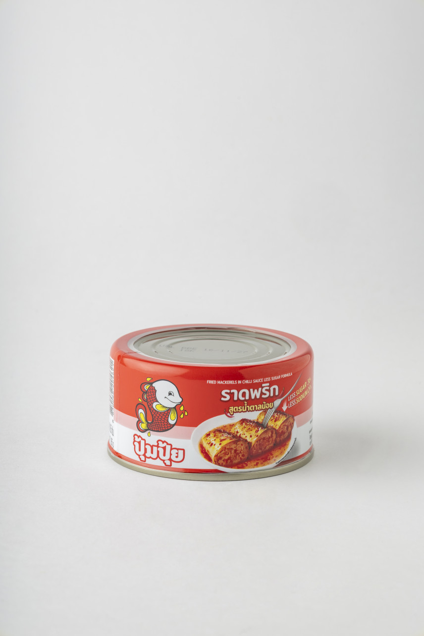 View Image i7vh3zcsr4_ปลาแมคเคอเรลทอดราดพริก สูตรน้ำตาลน้อย(กล่องแบน) ตราปุ้มปุ้ย.jpg